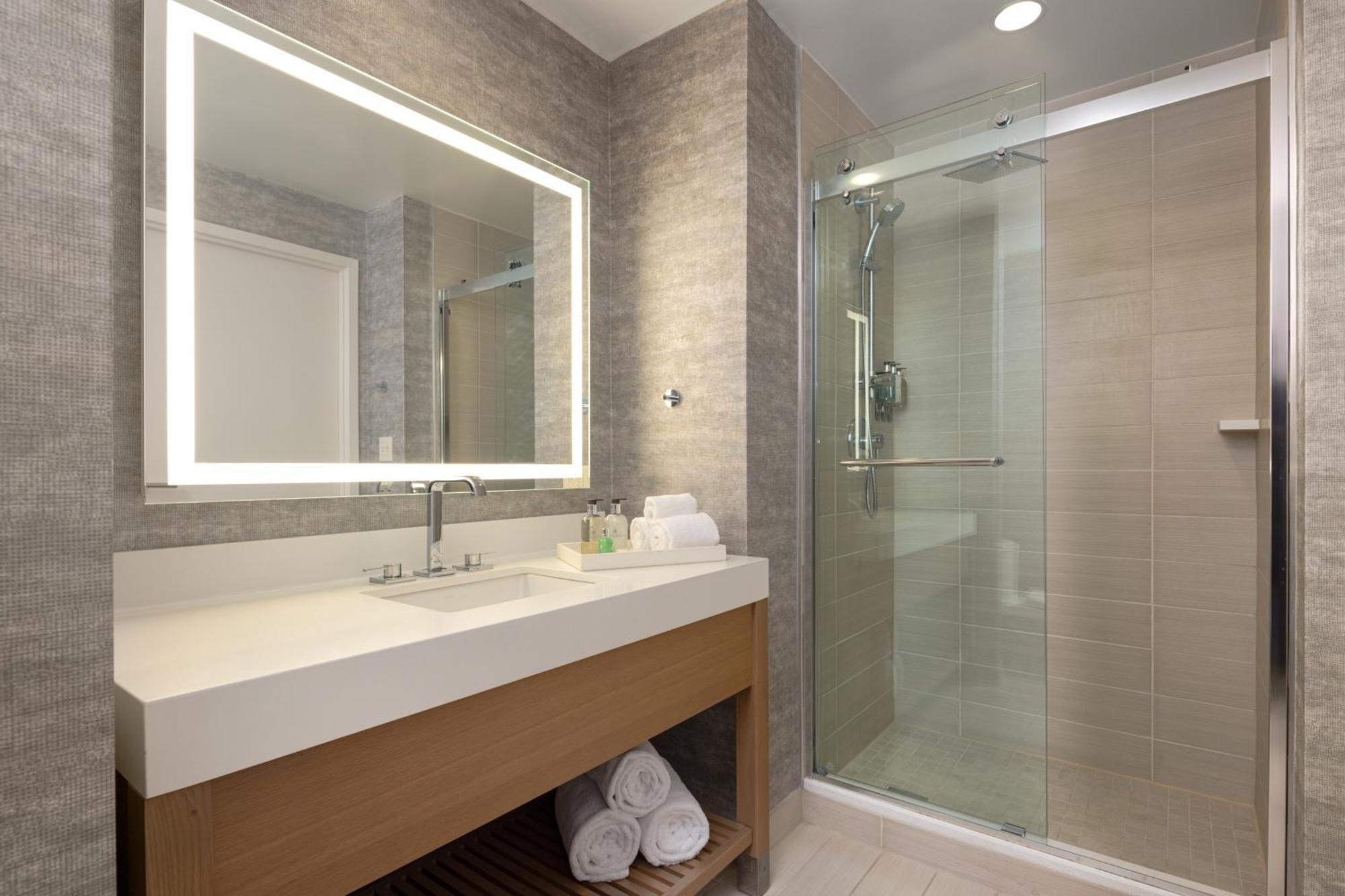 Jb Duke Hotel Дърам Екстериор снимка