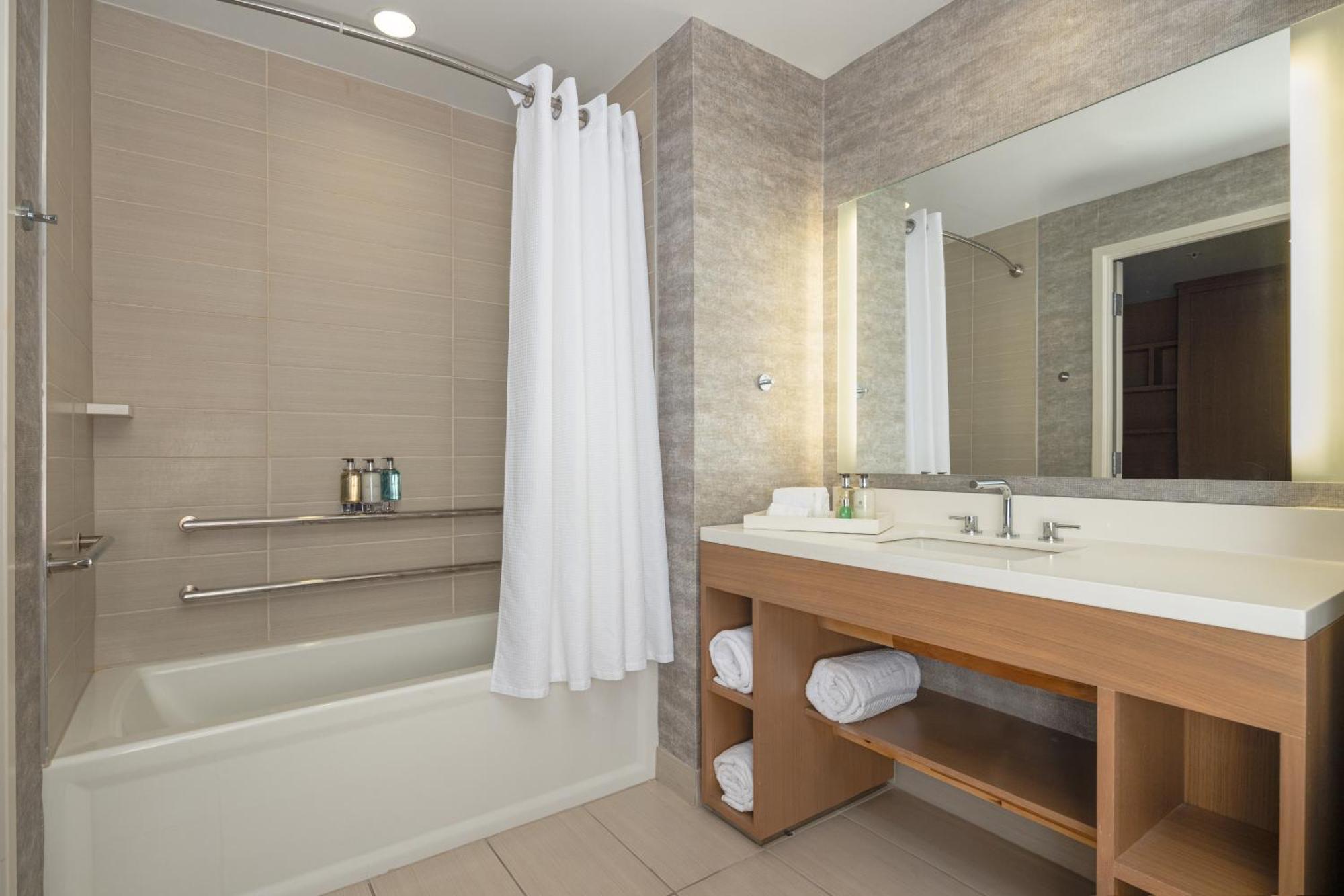 Jb Duke Hotel Дърам Екстериор снимка