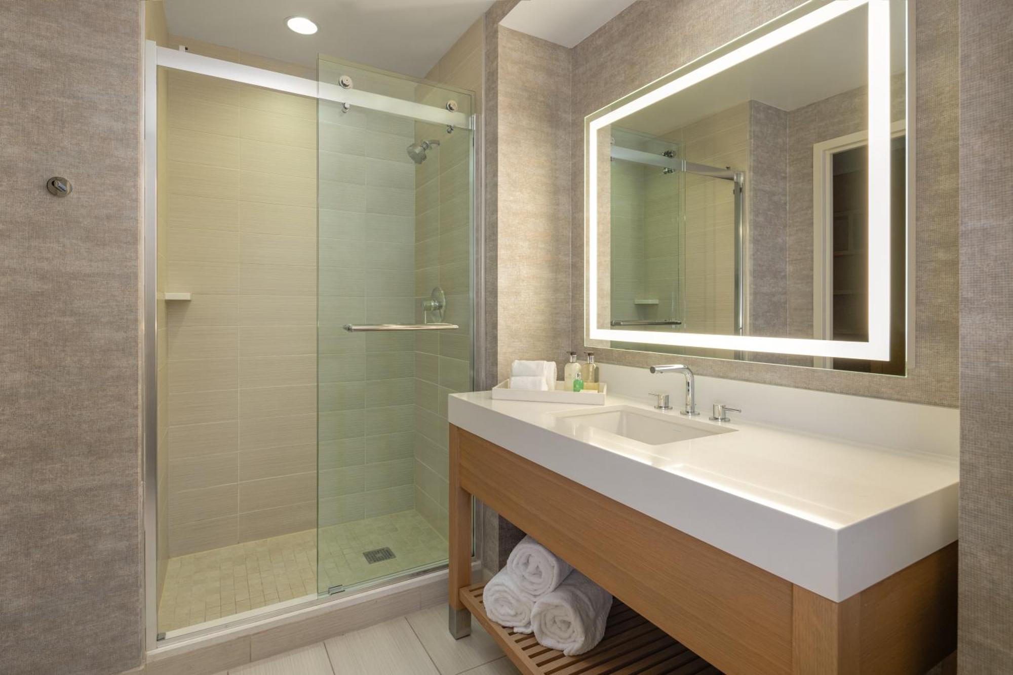 Jb Duke Hotel Дърам Екстериор снимка